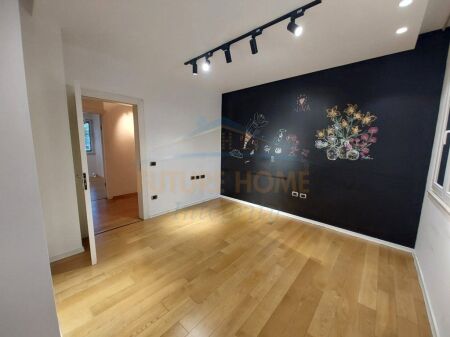 Affitto, Appartamento 2+1 per Uffici, Blloku, Tirana.