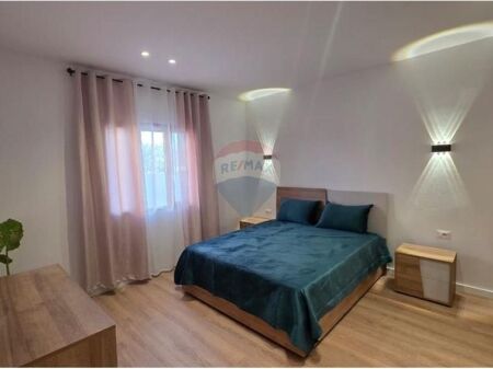 🏡 Apartament 1+1 me Qira – Rruga Lef Sallata, Vlorë