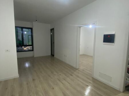 Jepet me qera apartament 1+1 , 5 maj, Prane Black Stone Longue