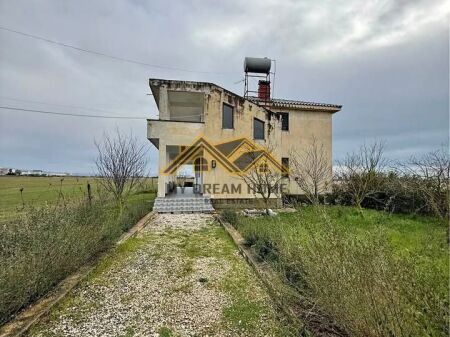 Okazion! Shitet vile 2-kateshe ne Bisht-Kamez!