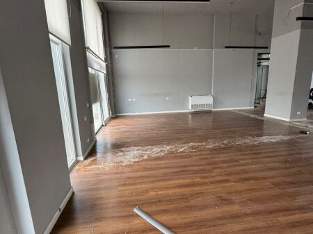 JEPET ZYRE ME QERA 400M2 ALI DEMI