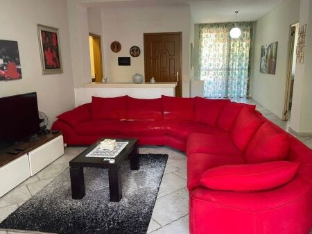 Shkolla e kuqe - Jepet 2+1 + 2 Parkime Kati 1 I Nje Vile