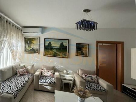 Qera,Apartament 1+1 prane pastuceri Melises ,Fresk