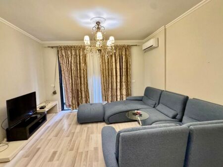 Apartament 2+1 me Parking tek Komuna e Parisit