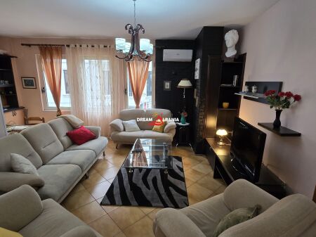 Appartamento 2+1+2 bagni in affitto a Kodra e Diellit ( ID 42215491 )