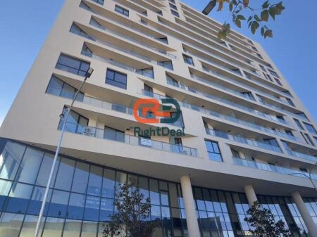 Al Golden Tower, Appartamento 2+1+2 in Affitto Ideale per Uffici, Con Vista Libera Dal Centro di Tirana!!