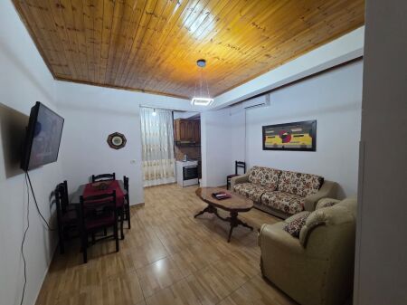 apartament me qera 1+1 Xhamllik