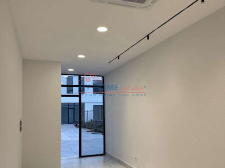 Dyqan ne Shitje Donika Center rruga Mine Peza ne Tirane