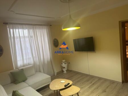 APARTAMENT ME QERA 3+1+BALLKON "SHESHI WILLSON" 100.000 LEKE