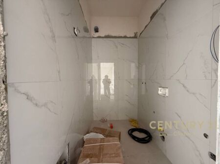 SHITET APARTAMENT 1+1 TEK ISH FUSHA AVIACIONIT