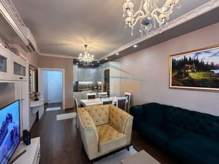 Shitet, Apartament 3+1+2 ,Unaza e Re ,Tiranë