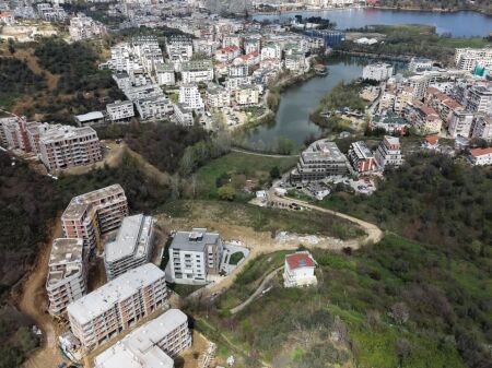 APARTAMENT 2+1 PER SHITJE PRANE LIQENIT TE THATE