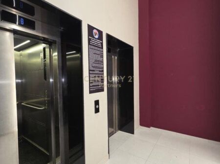 Apartament 2+1+2 per shitje te Komuna e Parisit