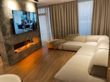 Qera, Apartament 2+1+post parkimi LakeView Liqeni
