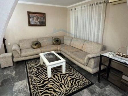 Affitto Appartamento 2+1+2, Via Fortuzi, Tirana