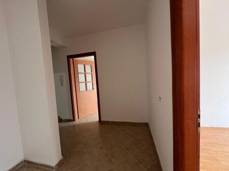 Apartament 1+1 per shitje ne Fresk !