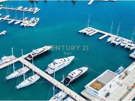 Individual villa, located in Zone 2, with a total built area of 370.8 m².  The internal organization includes:  135 m² floor -1 (basement/technical floor), accompanied by an atrium of 27.1 m² 135 m² floor 0 (first residential floor) 100.8 m² second residential floor  The property is complemented by a veranda of 42.2 m², a green courtyard of 201.7 m² and a total plot of 363 m².  This villa offers a perfect combination of functional spaces and modern comfort, designed for an exclusive and private lifestyle.  Porto Lalzi, located along the Adriatic coast and caressed by the Mediterranean sun all year round, represents an exclusive concept of modern living between the sea and nature. Surrounded by majestic pine trees and with an open view towards the sea, this destination offers absolute privacy and a refined atmosphere of tranquility.  Premium residences, combined with elite services such as boutiques, cafes and selected restaurants, create a sophisticated lifestyle. Built on the principles of sustainability, with contemporary infrastructure and green spaces, Porto Lalzi guarantees an ideal microclimate and an incomparable living experience.  With an area of 228,280 m², the project includes 135 villas and 730 apartments, designed for maximum privacy and absolute comfort.