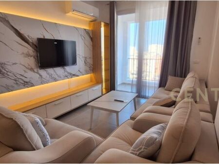 Jepet me qira apartament 3+1 në Durrës – pranë Lulishtes së Stacionit të Trenit