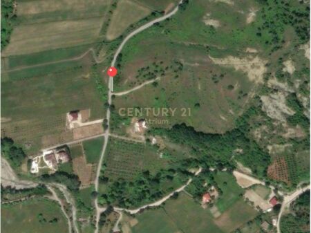 SHITET TOKE ARE 6070 M2 ,NE PETRELE !