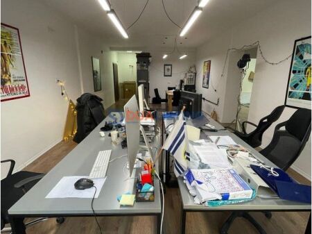 Jepet me qira apartament per zyra, ngjitur me Ambasaden Amerikane