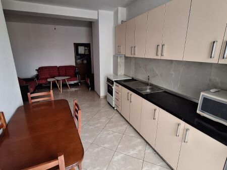 Appartamento in affitto 1+1 ad Astir, vicino al Bar Artisti