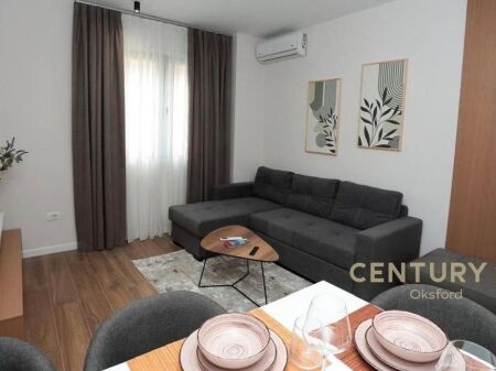 Rruga “Siri Kodra” Shitet apartament 1+1 i investuar