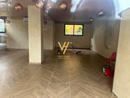 AFFITTASI NEGOZIO 100 M2 A SELITE 800 EURO