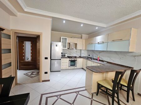 JEPET ME QERA  APARTAMENT 2+1+2 + DEPO  PRANE ISH URT