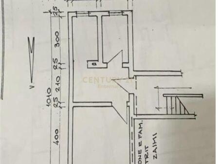 Tregu Cam - Shitet njesi kati 0 buze rruge me qera aktive prane Bankes se Shqiperise 202,000 € Sip. Totale  34m2