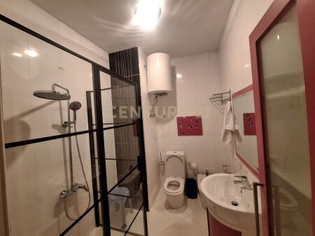 Rent 2+1 apartment with parking on Barrikadave Street (opposite the “Sami Frashëri” school)