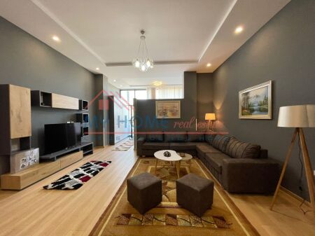 Appartamento 1+1 in affitto al Liqeni i Thate a Tirana