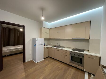 Apartament 1+1, Astir!