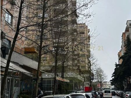 Ambient Komercial Për Shitje në Astir, Tiranë 118,000 € Sip. Totale  62m2