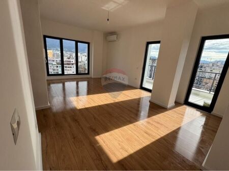 Zyre per qira te Rruga e Barrikadave!