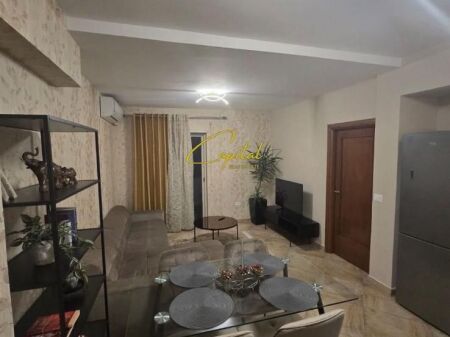 APARTAMENT ME QIRA 1+1 RRUGA E BARRIKADAVE 65.000 LEKE