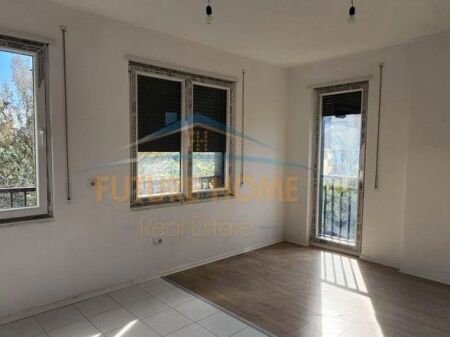 Qera,Zyre,Pazari i Ri