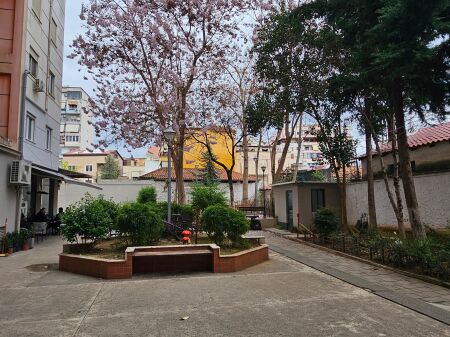 Apartament 2+1 me qira – Rruga e Barrikadave