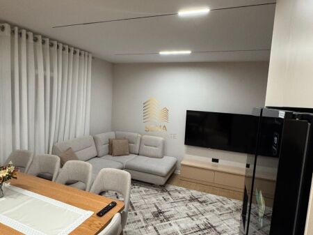 Affitto, Appartamento 2+1+balcone, Via Dibra – Scuola Unita, 700 Euro/Mese