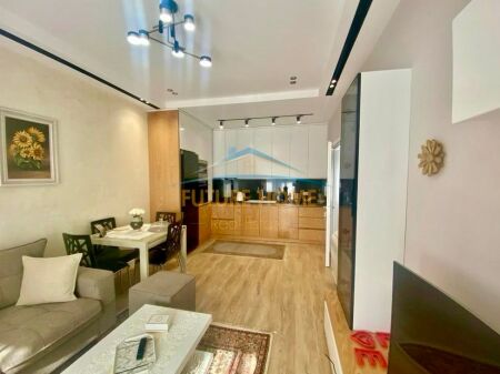 ✨ Luxury and Modernity at "Kontakti" – 1+1 for Rent at 21 Dhjetori! 🏠