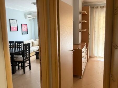 Apartament 1+1, Mine Peza!