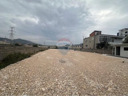 Truall - Për Qira - Prush, Tiranë