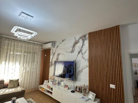 Shitet Apartament 2+1 me organizim perfekt ne kompleksin atom doshi Shkoze