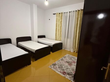 Jepet Me Qera Apartament 1+1+1 Ballkon