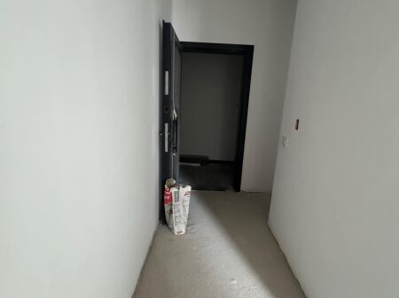 Shitet 1+1,Ish Parku Autobuzave