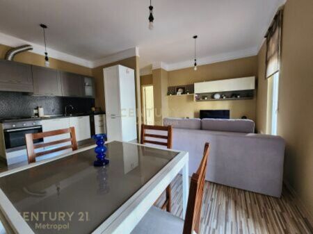 JEPET ME QIRA APARTAMENT 2+1 PRANE MYSLYM SHYRIT !