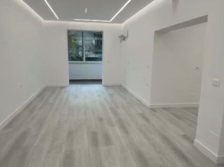 ZYRE PER QERA FASADE NE RRUGEN KRYESORE