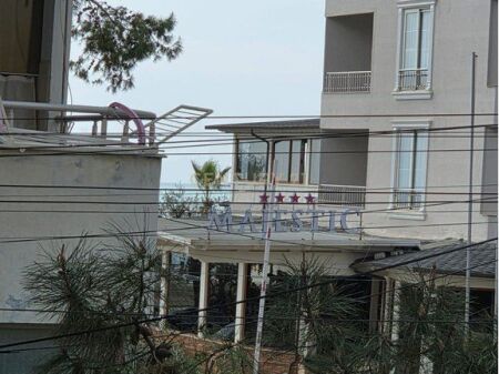 SHITET GAZINO APARTAMENT 50 M LARG DETI, SHKËMBI I KAVAJËS!!