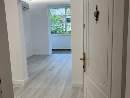 🔥 Jepet me qera ambient komercial 90 m² 📍 Tek Rruga e Barrikadave