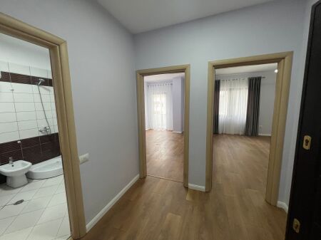 Shitet 1+1, Misto Mame, 1400€/m2, Rr. Kryesore