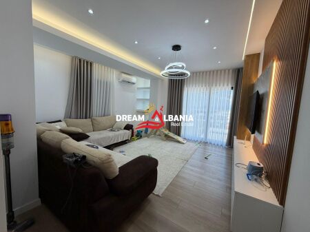 Jepet me qera 2+1+2 dhe parking i perfshire tek Kodra e Diellit 2 (ID 42215517)